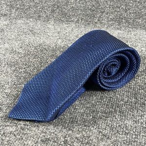 Embassy Row Men’s Dark Blue Silk Necktie